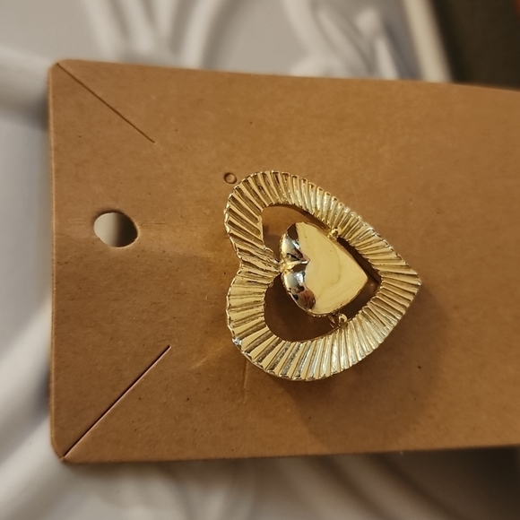 Vtg Gerrys Goldtone Heart Brooch - Picture 3 of 4